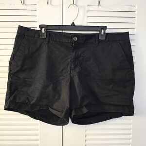 Old Navy Women's Black Casual Shorts - Size 16